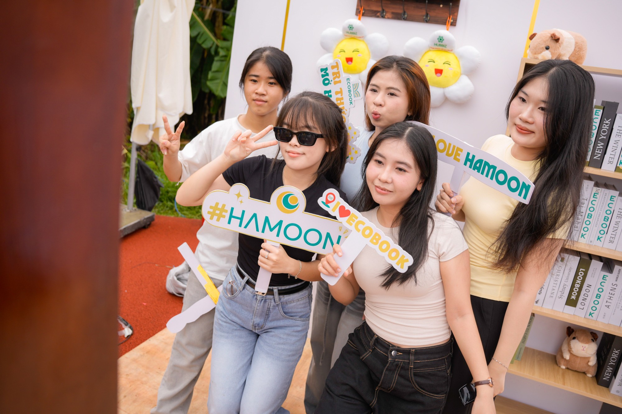 HAMOON “SAY HI” – BÙNG NỔ TẠI NGÀY HỘI TÂN SINH VIÊN VĂN HIẾN 2025